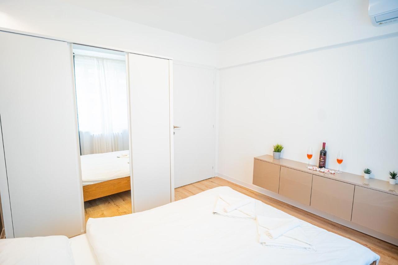 Spacious Newly Renovated 2Br Apartments With Balcony Бухарест Экстерьер фото
