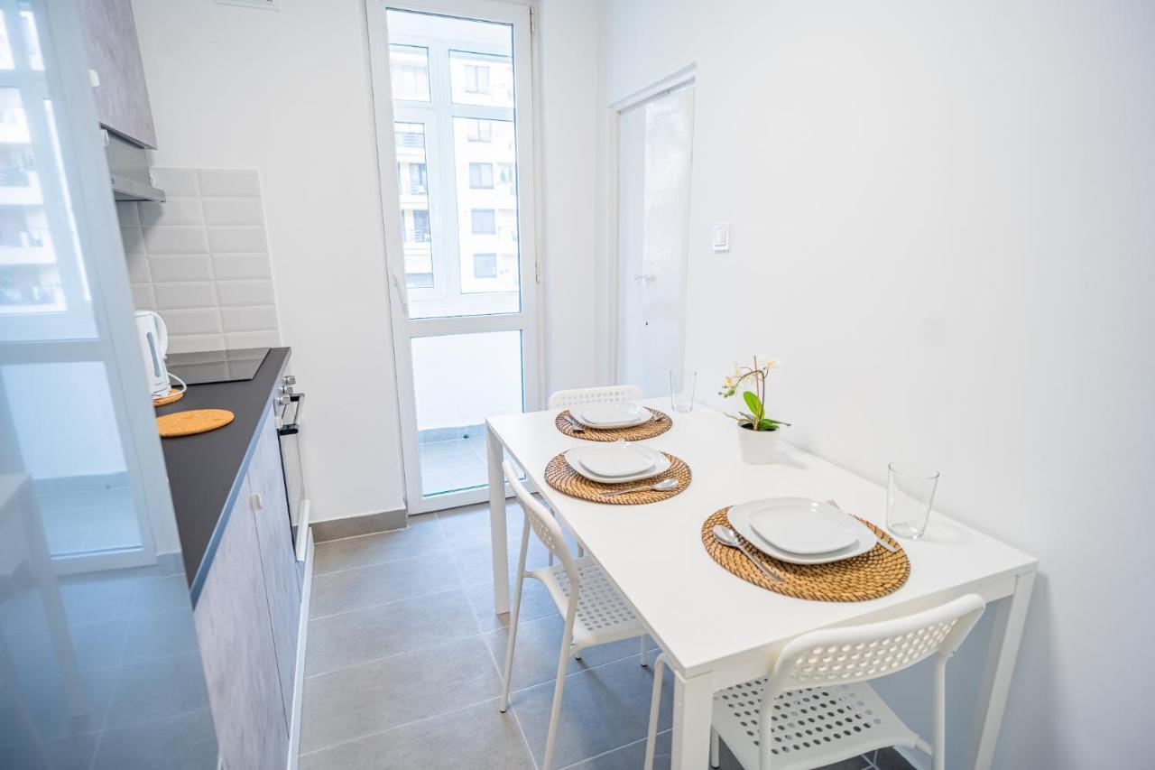 Spacious Newly Renovated 2Br Apartments With Balcony Бухарест Экстерьер фото