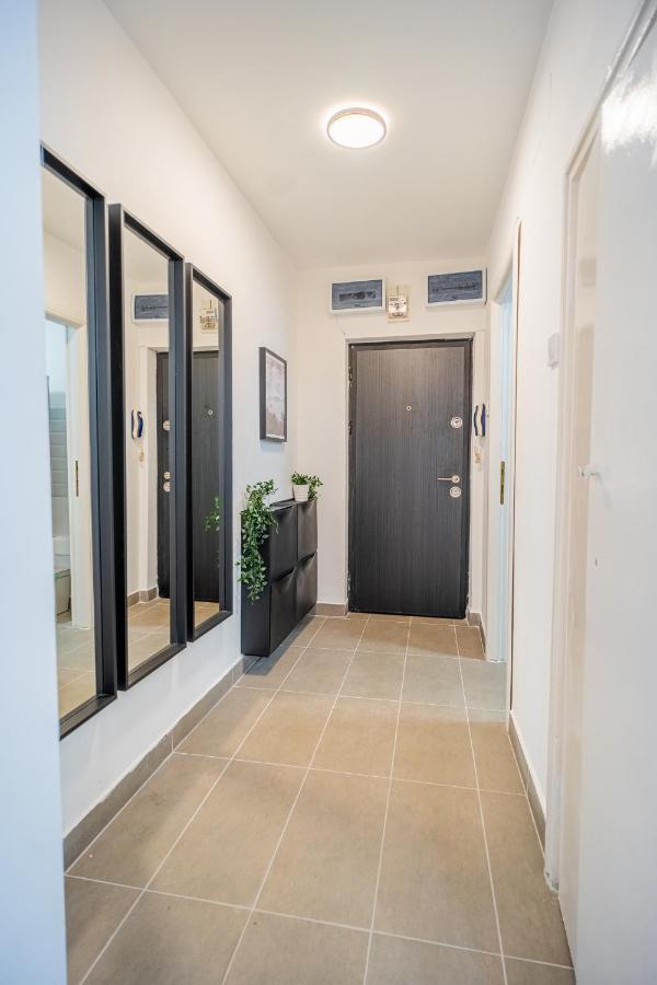 Spacious Newly Renovated 2Br Apartments With Balcony Бухарест Экстерьер фото