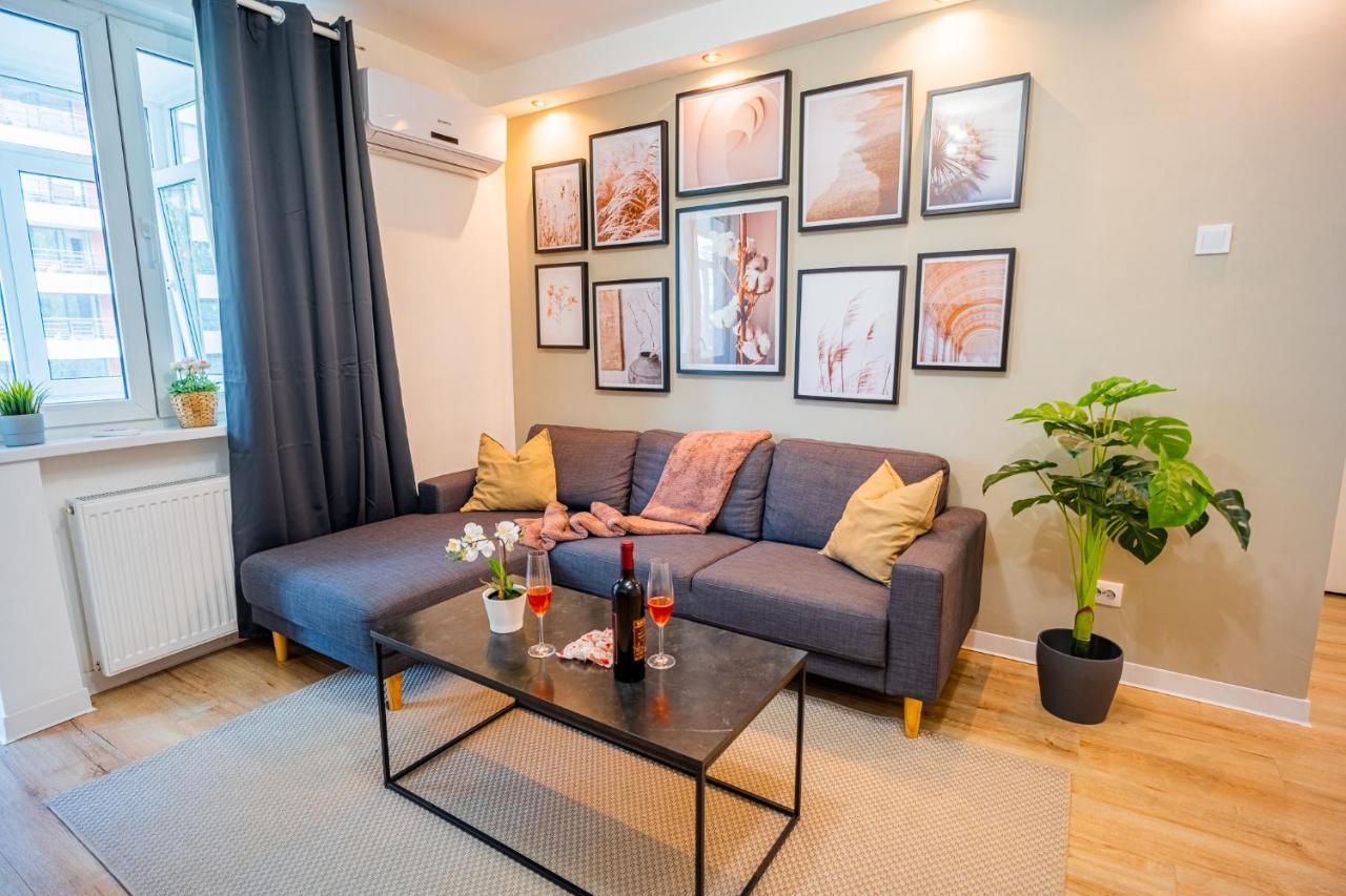 Spacious Newly Renovated 2Br Apartments With Balcony Бухарест Экстерьер фото