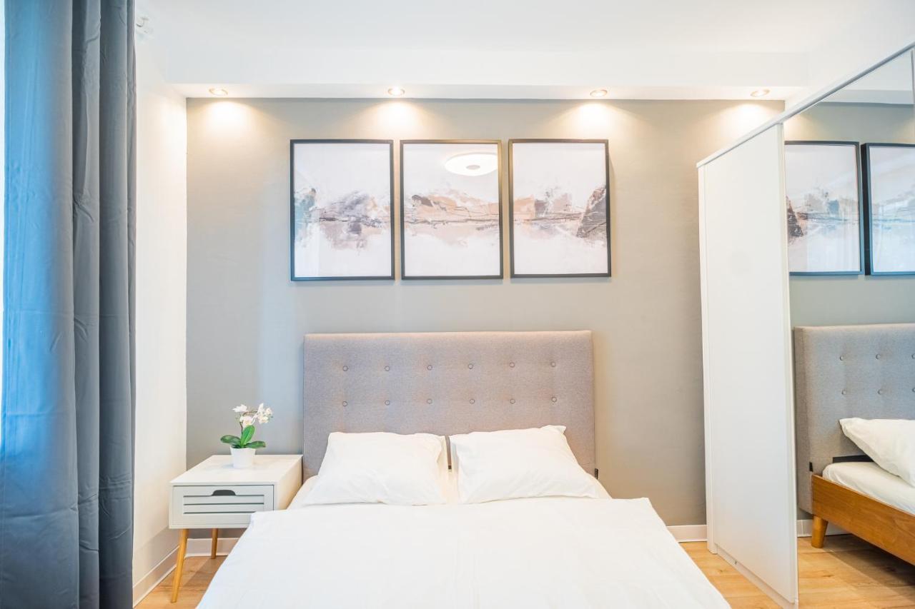 Spacious Newly Renovated 2Br Apartments With Balcony Бухарест Экстерьер фото