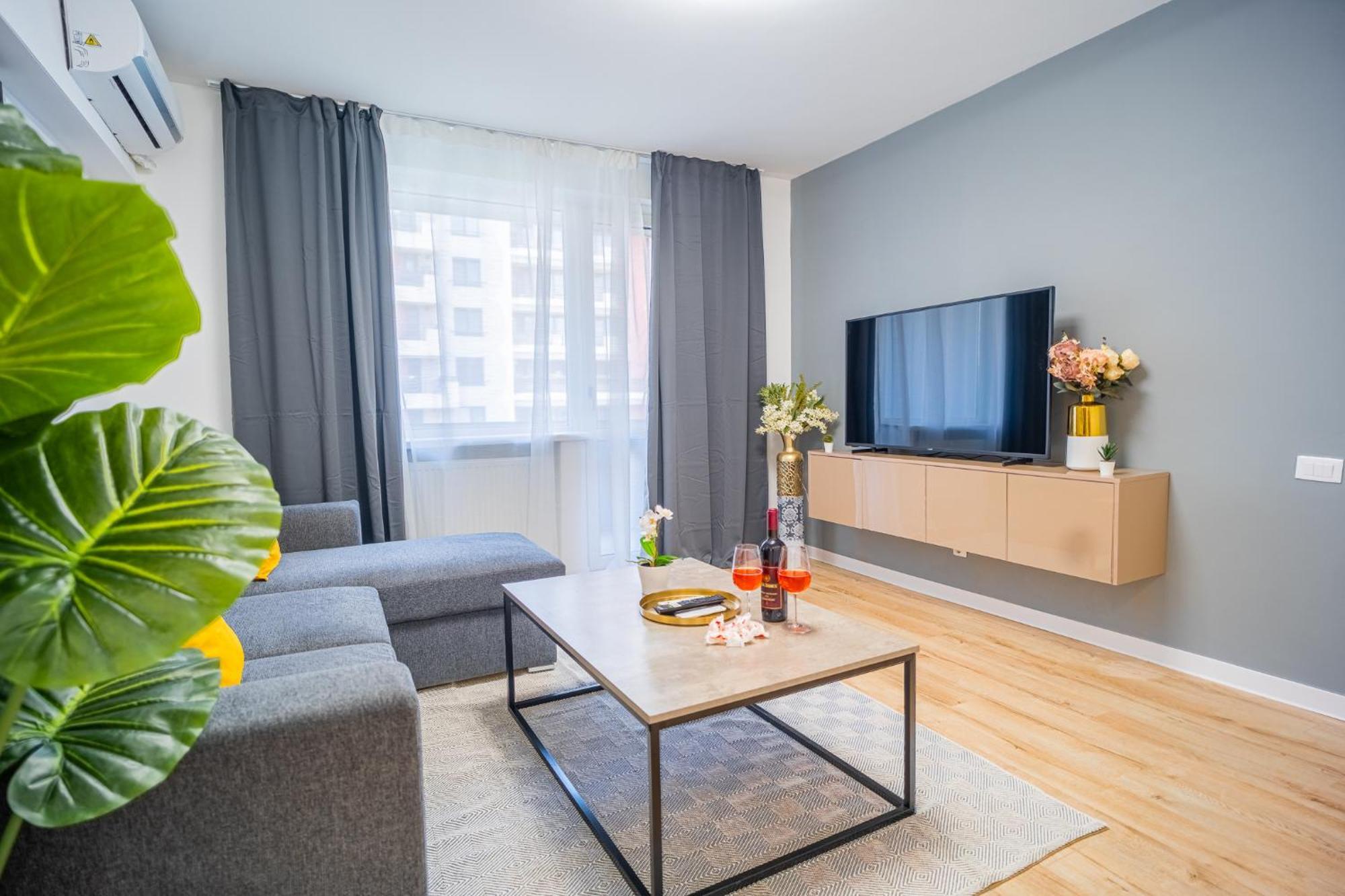 Spacious Newly Renovated 2Br Apartments With Balcony Бухарест Экстерьер фото