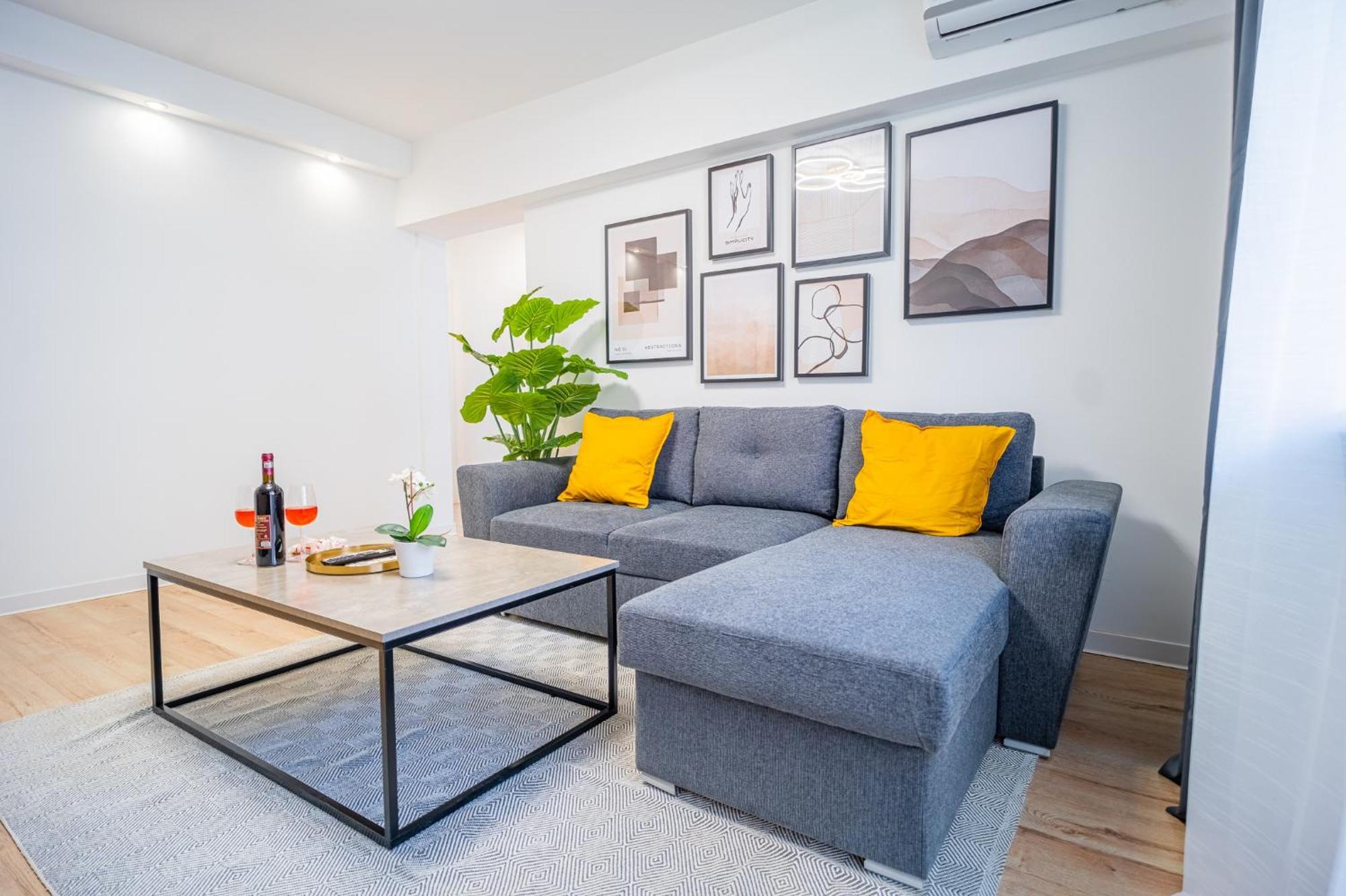 Spacious Newly Renovated 2Br Apartments With Balcony Бухарест Экстерьер фото