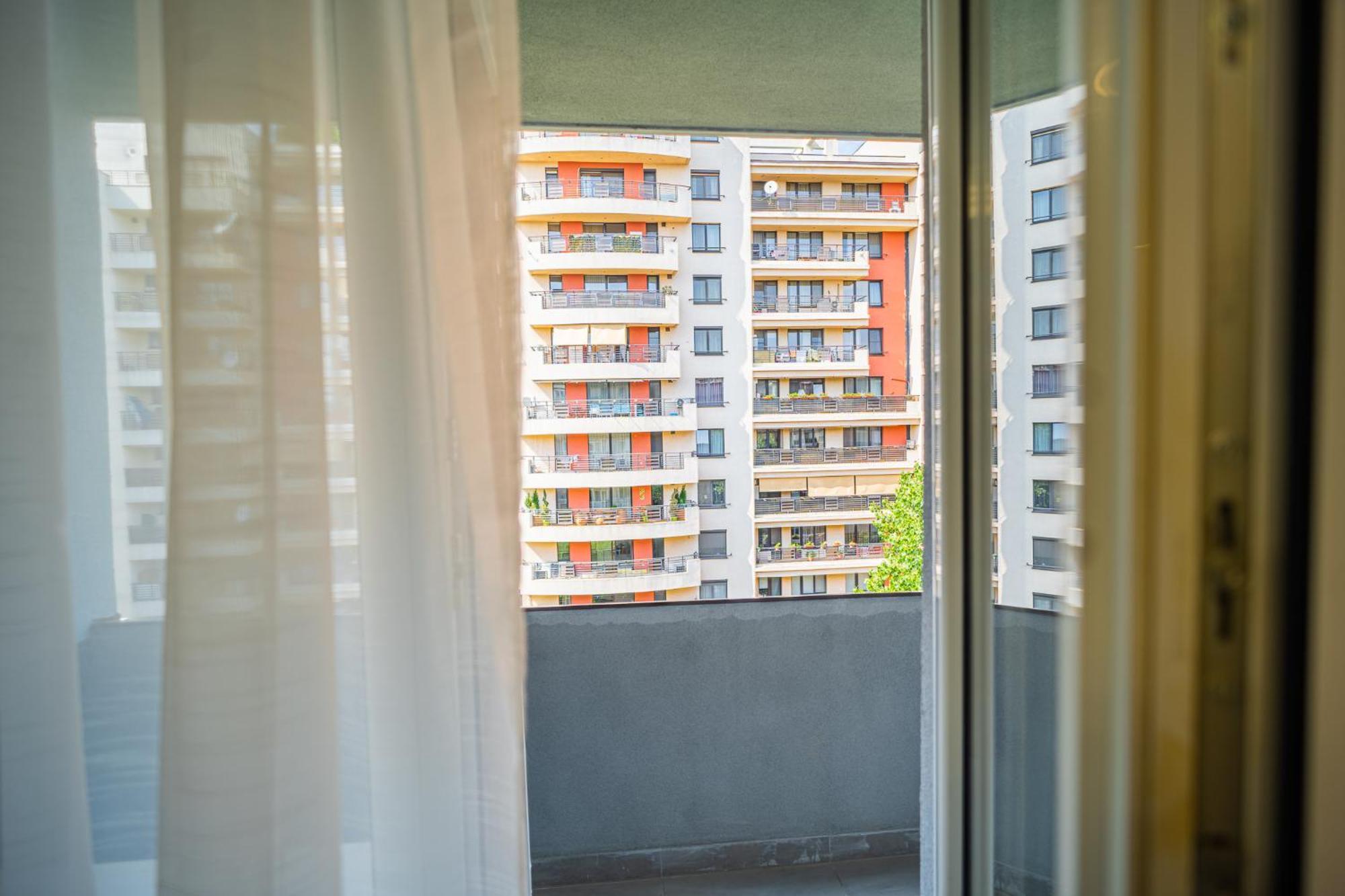 Spacious Newly Renovated 2Br Apartments With Balcony Бухарест Экстерьер фото