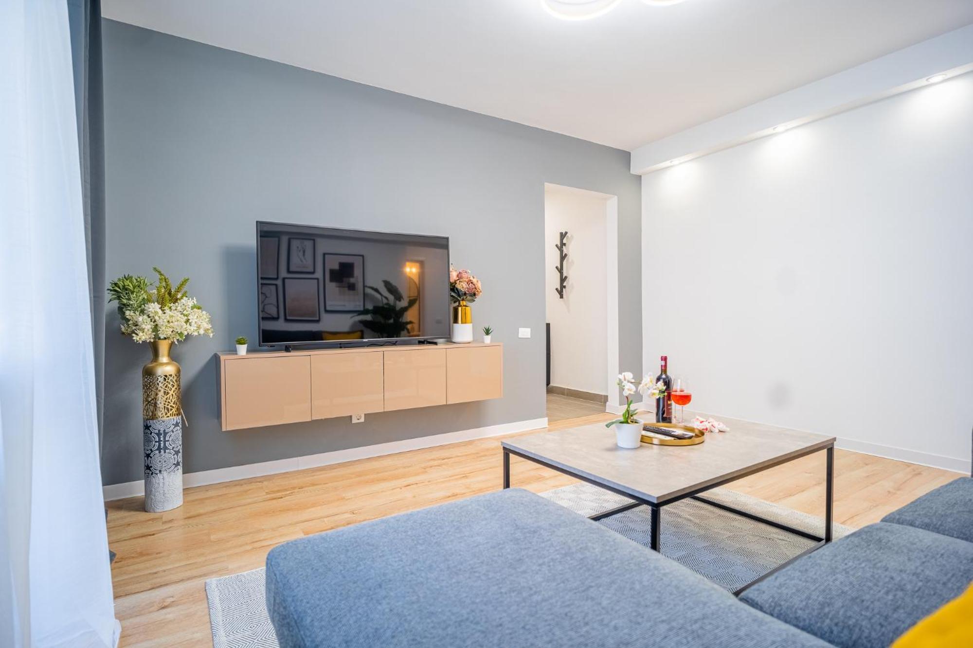 Spacious Newly Renovated 2Br Apartments With Balcony Бухарест Экстерьер фото