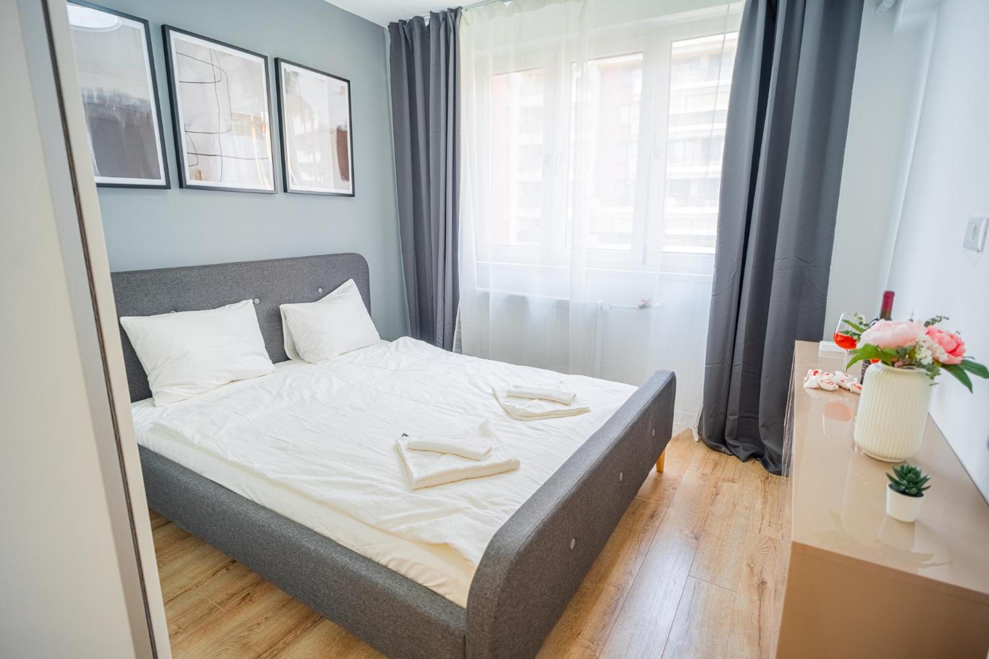 Spacious Newly Renovated 2Br Apartments With Balcony Бухарест Экстерьер фото