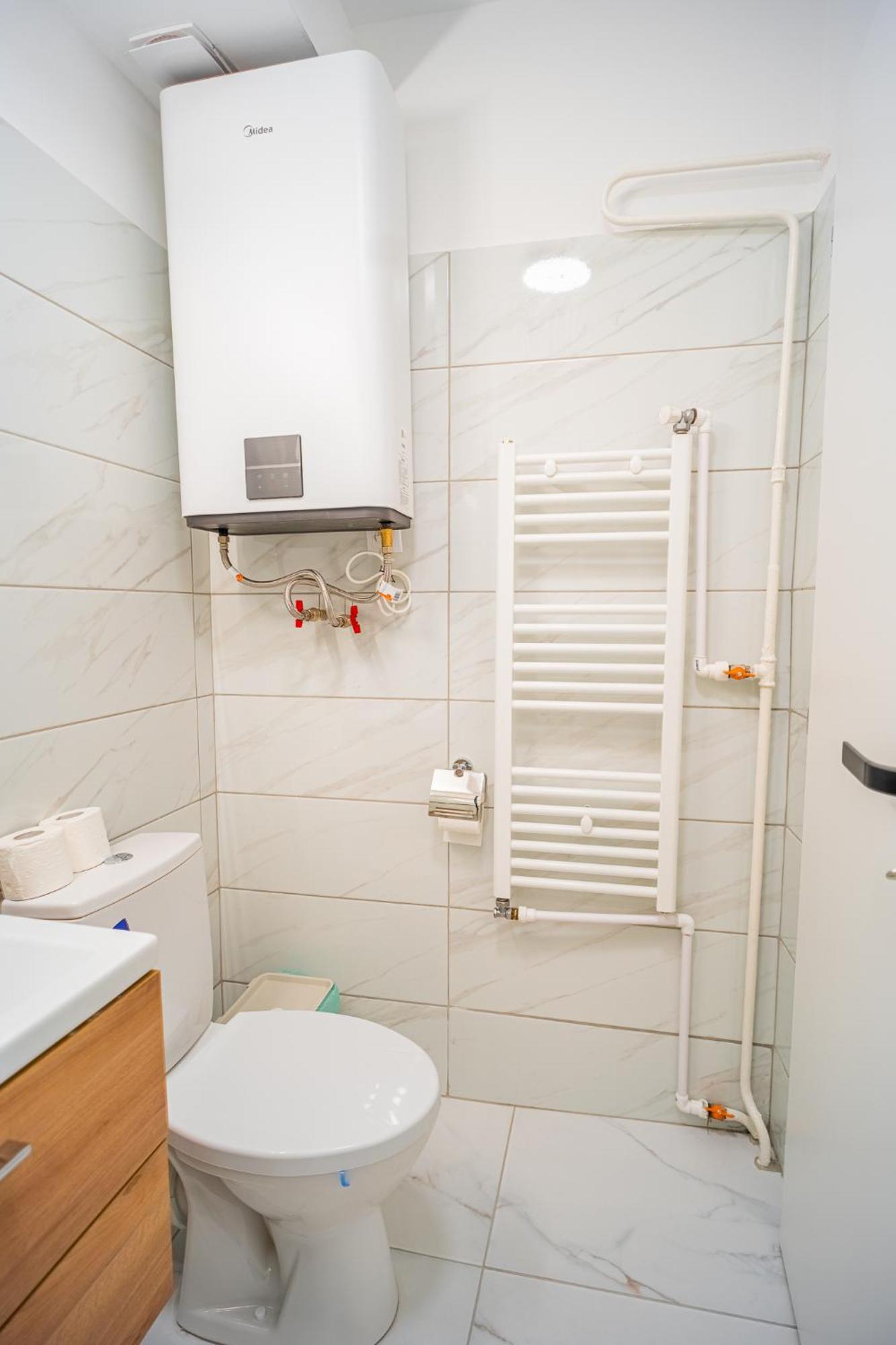 Spacious Newly Renovated 2Br Apartments With Balcony Бухарест Экстерьер фото