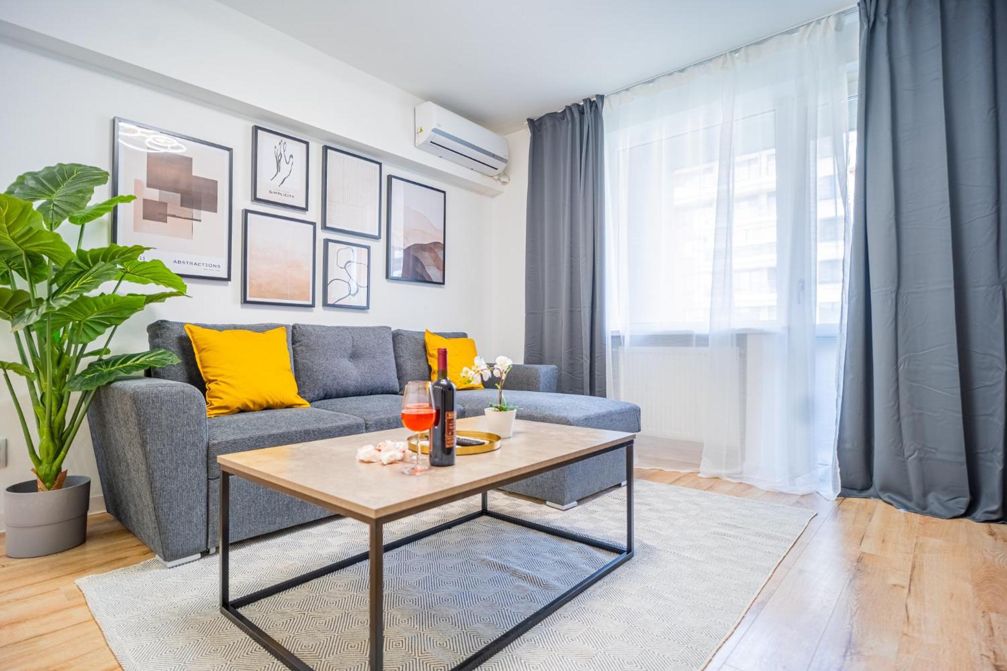 Spacious Newly Renovated 2Br Apartments With Balcony Бухарест Экстерьер фото